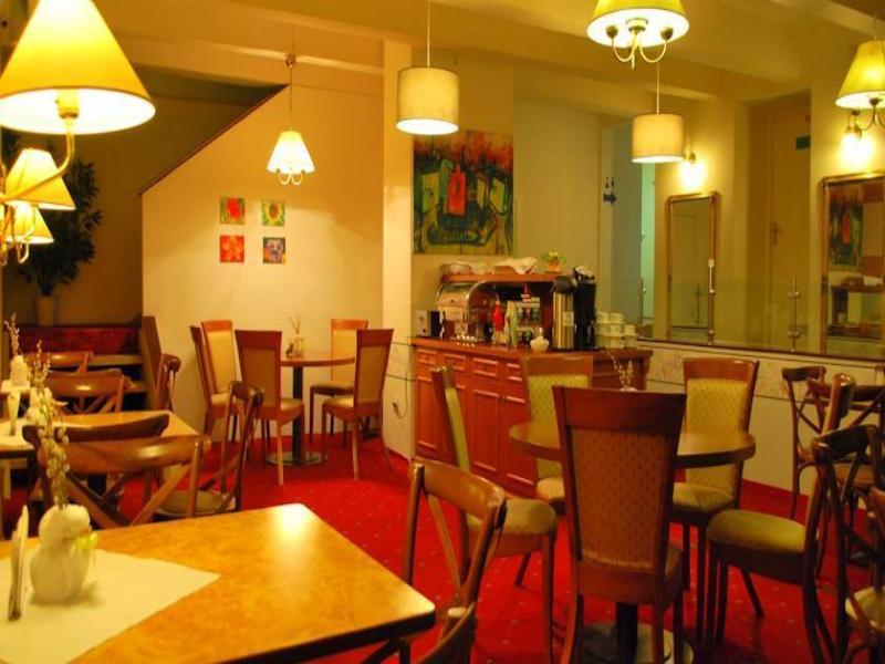 A1 Center Hotelli 3*
